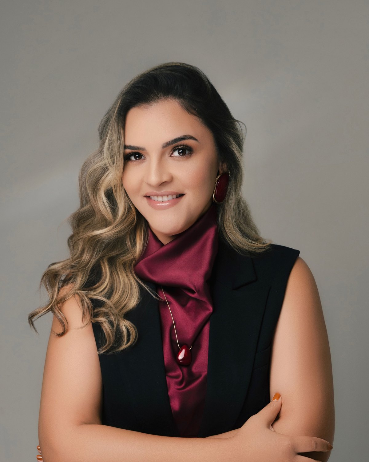 Dra. Anelly Ribeiro em seu consultório (imagem ilustrativa a ser substituída)